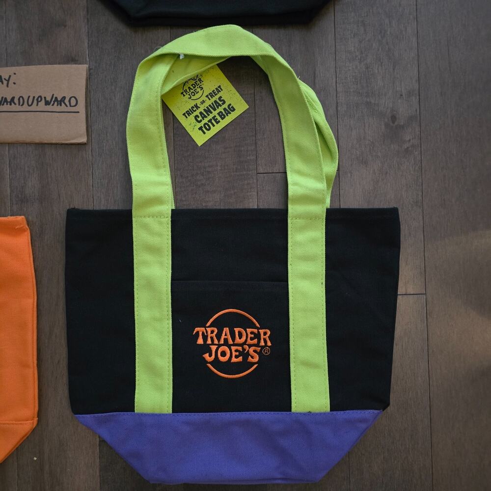 Trader Joes Mini Tote Bags Lot of 4 - Halloween Limited Collection All Colors! - Picture 7 of 9